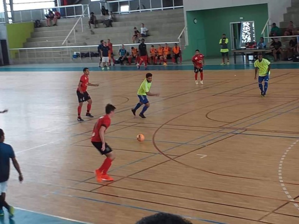 L’Université accrochée d’entrée / Super Ligue FUTSAL J1 L’Université accrochée d’entrée / Super Ligue FUTSAL J1