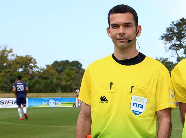 " Impatients de commencer " / INTERVIEW avec l'Arbitre Bertrand BRIAL / Champions League OFC, groupe D (Tahiti) " Impatients de commencer " / INTERVIEW avec l'Arbitre Bertrand BRIAL / Champions League OFC, groupe D (Tahiti)