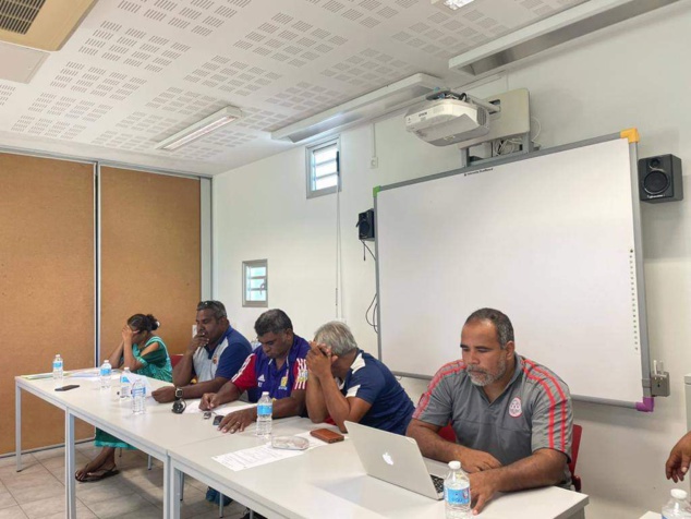 L'élection au Sud, notamment en présence des deux Vice-Présidents de la FCF (Noam TEIN et Marcel UNE) ainsi que du Secrétaire Générale FCF (Olivier DOKUNENGO), sera suivie de celles du Comité NORD le 27 février et du Comité ILES le 6 mars. L'élection au Sud, notamment en présence des deux Vice-Présidents de la FCF (Noam TEIN et Marcel UNE) ainsi que du Secrétaire Générale FCF (Olivier DOKUNENGO), sera suivie de celles du Comité NORD le 27 février et du Comité ILES le 6 mars.