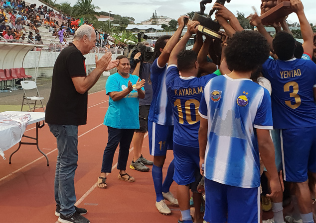 Gilles TAVERGEUX, lors de la remise de la Coupe de Calédonie 2020, remportée par le club de Hienghène Sport. Photo : Alain Vartane Gilles TAVERGEUX, lors de la remise de la Coupe de Calédonie 2020, remportée par le club de Hienghène Sport. Photo : Alain Vartane