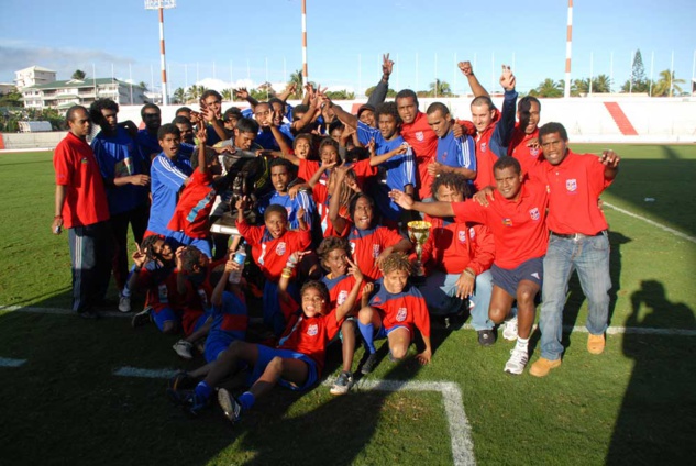 En 2011, Gaïtcha s'offrait la première et actuellement l'unique COUPE de son histoire. Photo archive : LNC 2011.