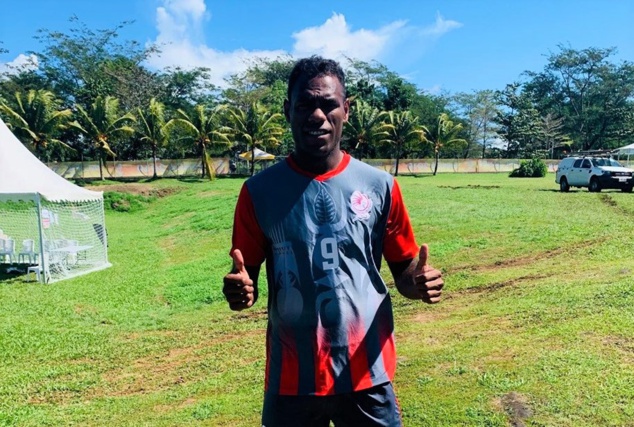 ' Fizine ' sous le maillot de la Nouvelle-Calédonie, médaillé d'argent des derniers Jeux du Pacifique aux Samoa.