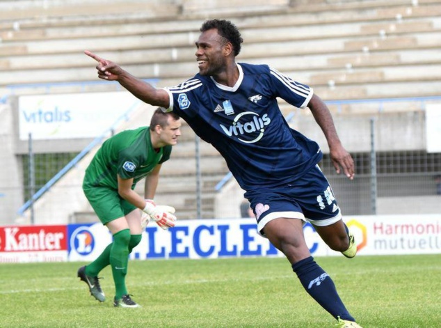 SAÏKO, sous le maillot du Stade Poitevin en métropole, dans lequel il aura évolué trois saisons. SAÏKO, sous le maillot du Stade Poitevin en métropole, dans lequel il aura évolué trois saisons.