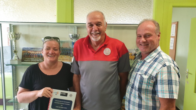 Madame POYAU, le Président de la FCF Gilles TAVERGEUX, et Monsieur CASSIER de l'Olympique. Madame POYAU, le Président de la FCF Gilles TAVERGEUX, et Monsieur CASSIER de l'Olympique.