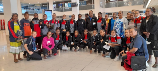 L'équipe Féminine avant le départ, à Tontouta L'équipe Féminine avant le départ, à Tontouta