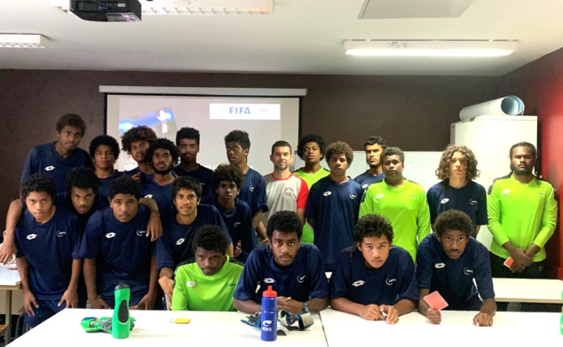 Séance théorique sur l'Arbitrage la semaine dernière pour l'Académie FCF Garçons. Séance théorique sur l'Arbitrage la semaine dernière pour l'Académie FCF Garçons.
