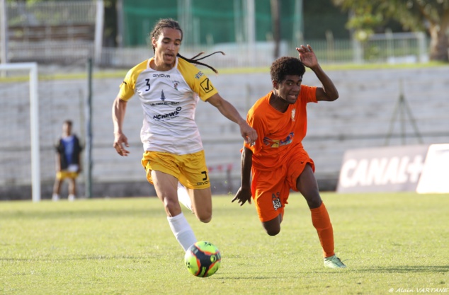 L'AS MAGENTA reste sur un nul 0-0 décevant en championnat face à Lössi. Crédit Photo : Alain VARTANE L'AS MAGENTA reste sur un nul 0-0 décevant en championnat face à Lössi. Crédit Photo : Alain VARTANE
