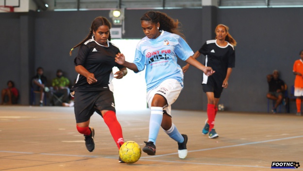 Crédit PHOTO : FOOT NC | Les filles seniors disputeront la 2ème journée de la toute nouvelle Coupe de Calédonie Futsal Filles, une journée finale qui clôturera la saison.