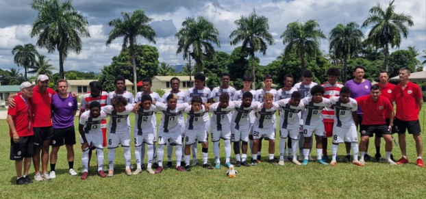 Le groupe des U17 Cagous Le groupe des U17 Cagous