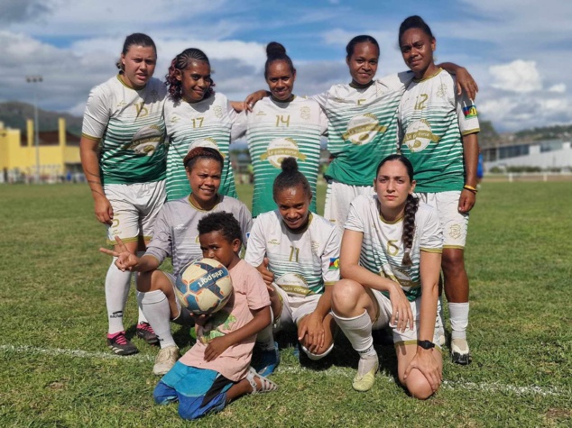L'équipe de Saint-Louis/Mont-Dore complétée par une joueuse du Sc Ne Drehu. Photos : PFC L'équipe de Saint-Louis/Mont-Dore complétée par une joueuse du Sc Ne Drehu. Photos : PFC