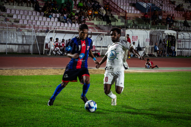 Crédit Photo FCF / Tiga Sport (en blanc) a un déplacement délicat ce samedi à Hienghène, pour un choc du groupe A attendu du côté du stade municipal de la commune du Nord-est.
