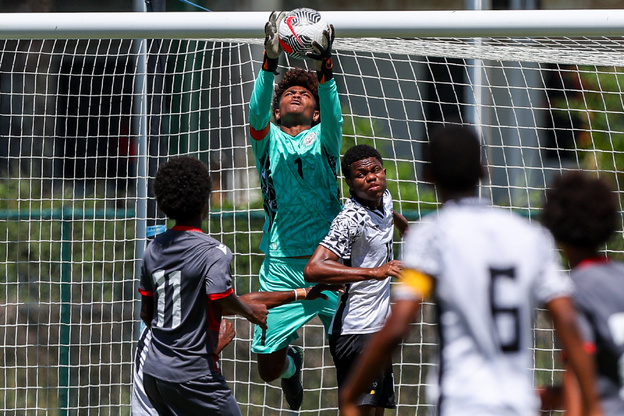 Quelle performance de notre gardien Sylvain IPEZE !!