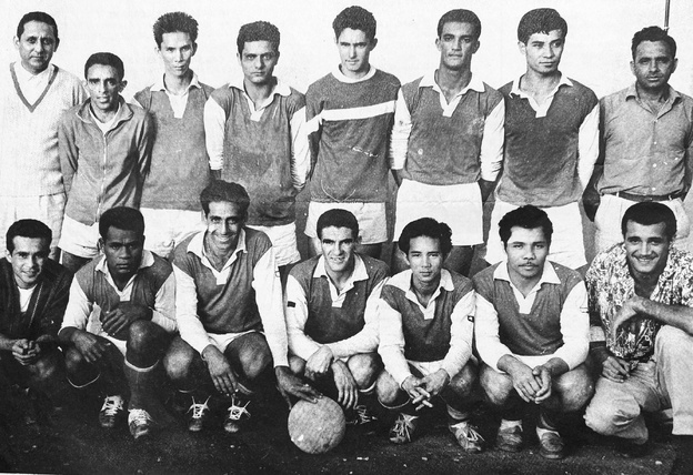 debout de G a D x xEdouard Waitroni IX x x x Lolo Petersen Michel Benjamin x Robert Paouta x x Marc Kanyan Guy Elmour accroupi Gérald Delmas Jean Pierre Koindredi x x Kecine Jean Wasman Raymond Prevot Jean Misra Jean Pierre Gouzene Jean Claude Benebig Dominique Cacot Christian Cornet