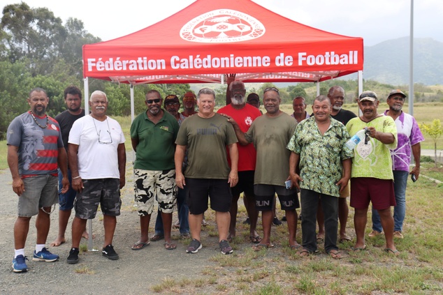 Le Président de la FCF - Steeve LAIGLE - en présence des COUTUMIERS de PAÏTA. Le Président de la FCF - Steeve LAIGLE - en présence des COUTUMIERS de PAÏTA.