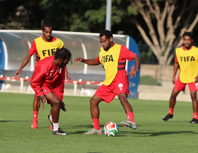 Après de longues heures d'avion, le plaisir de retrouver le terrain pour nos calédoniens. Après de longues heures d'avion, le plaisir de retrouver le terrain pour nos calédoniens.