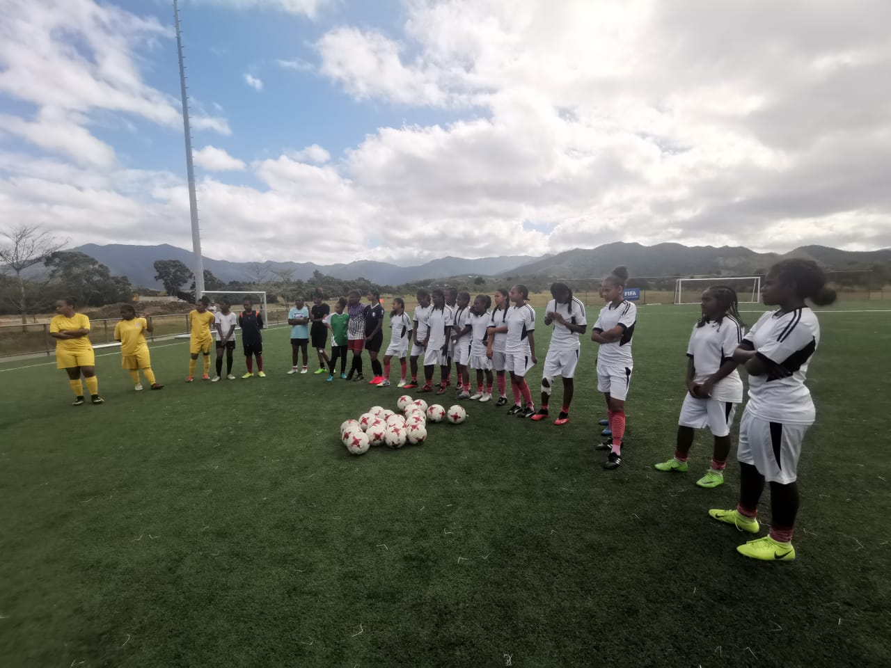 " Etre la partisante du Football Féminin " / INTERVIEW avec Charlotte PELLETIER - FCF
