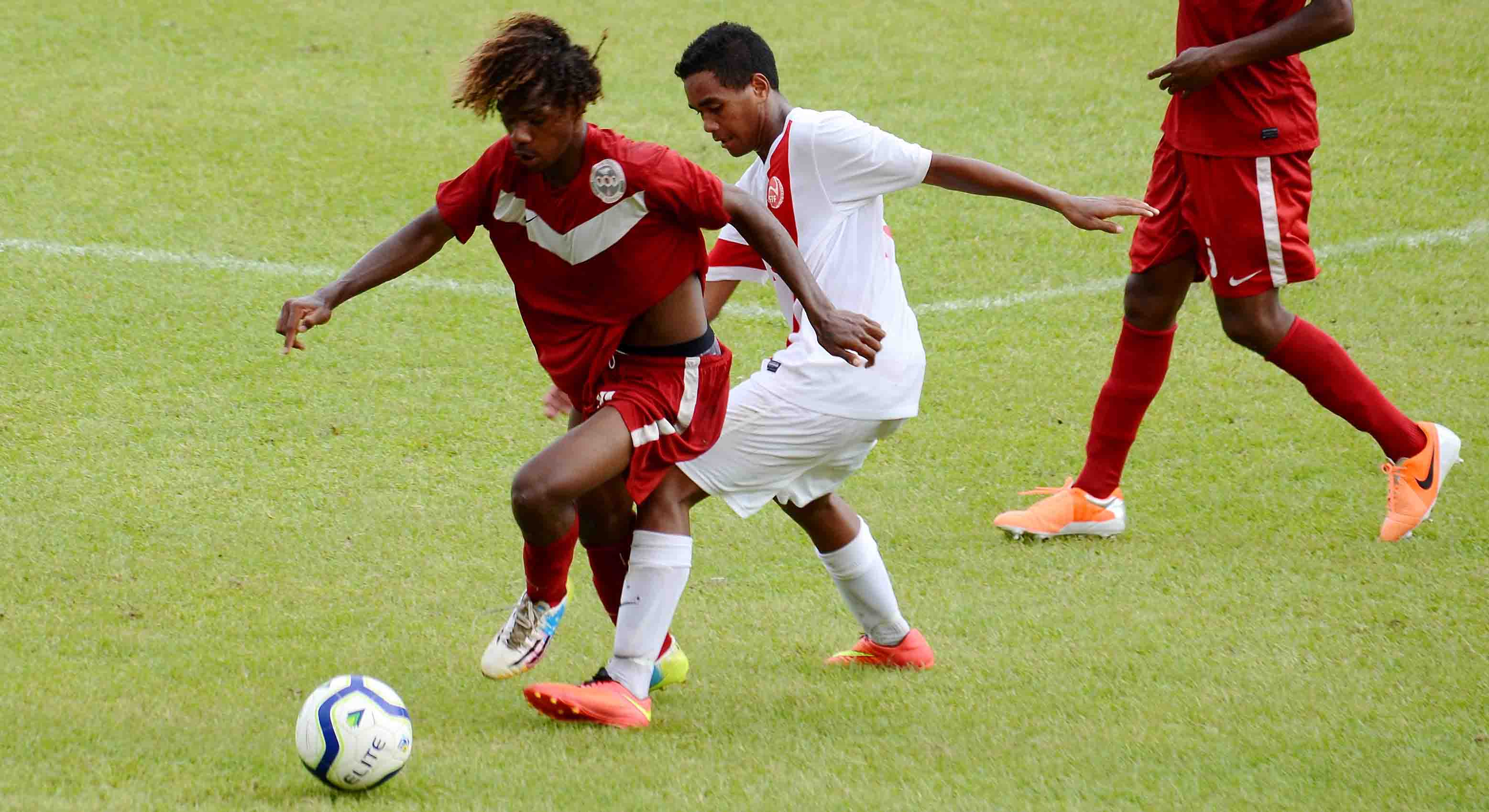 Originaire de Canala, l'un des espoirs du foot cagou Joris KENON a déjà porté le maillot de la Calédonie, pas encore en A mais avec les Sélections jeunes, comme ici avec la Sélection U17. Crédit Photo : OFC