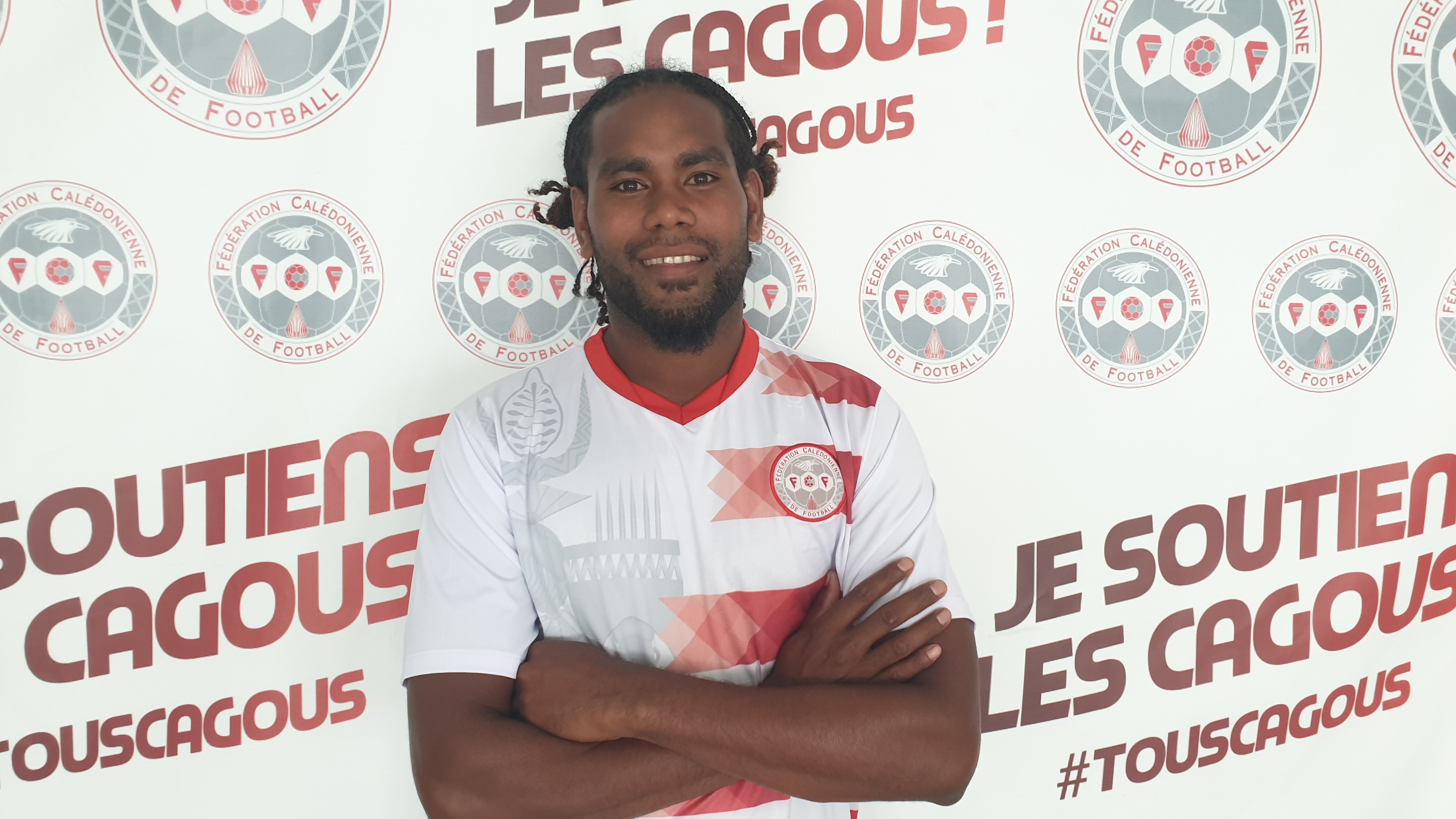 Georges BEARUNE, avec le maillot de la Calédonie.