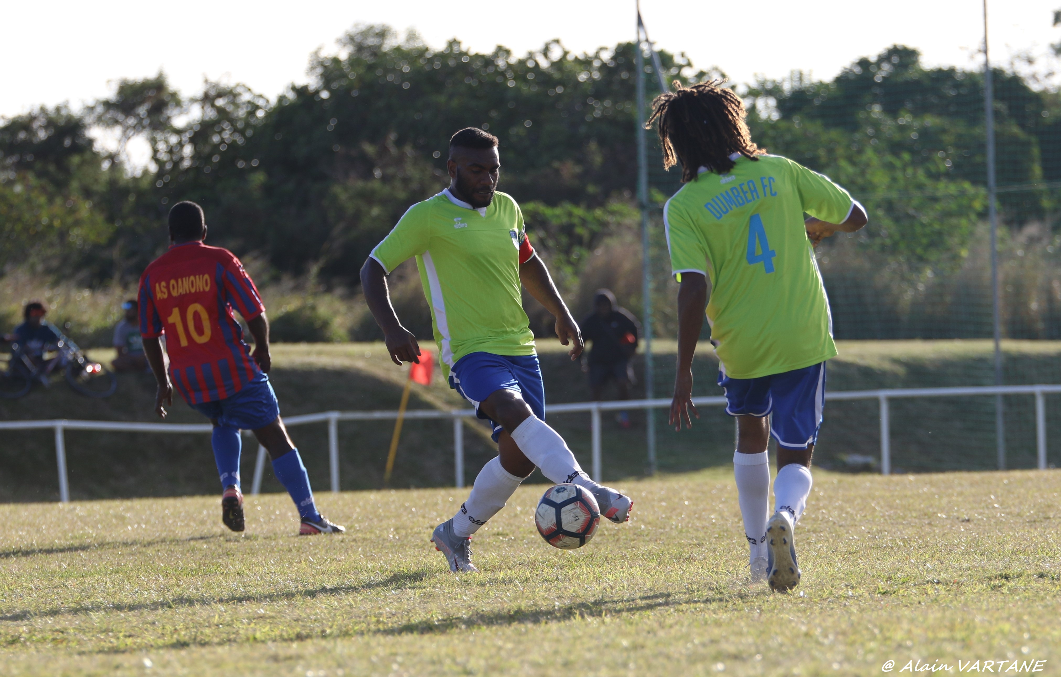Crédit Photo : Alain Vartane (Dumbéa FC face à Qanono Sport, en Coupe l'an passé)