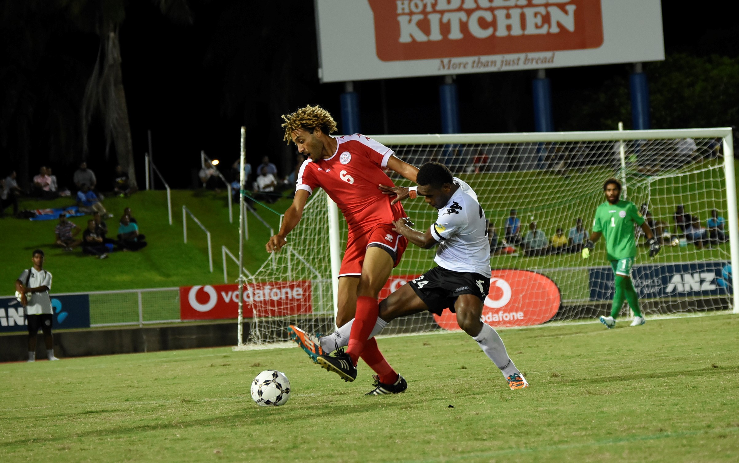 En photo : Cédrick SANSOT, ici en mars 2019 en amical face aux Fidji, l'une des dernières rencontres officielles de la Sélections A, avant les derniers Jeux du Pacifique en juillet. Depuis les cagous n'ont plus eu l'occasion de jouer.