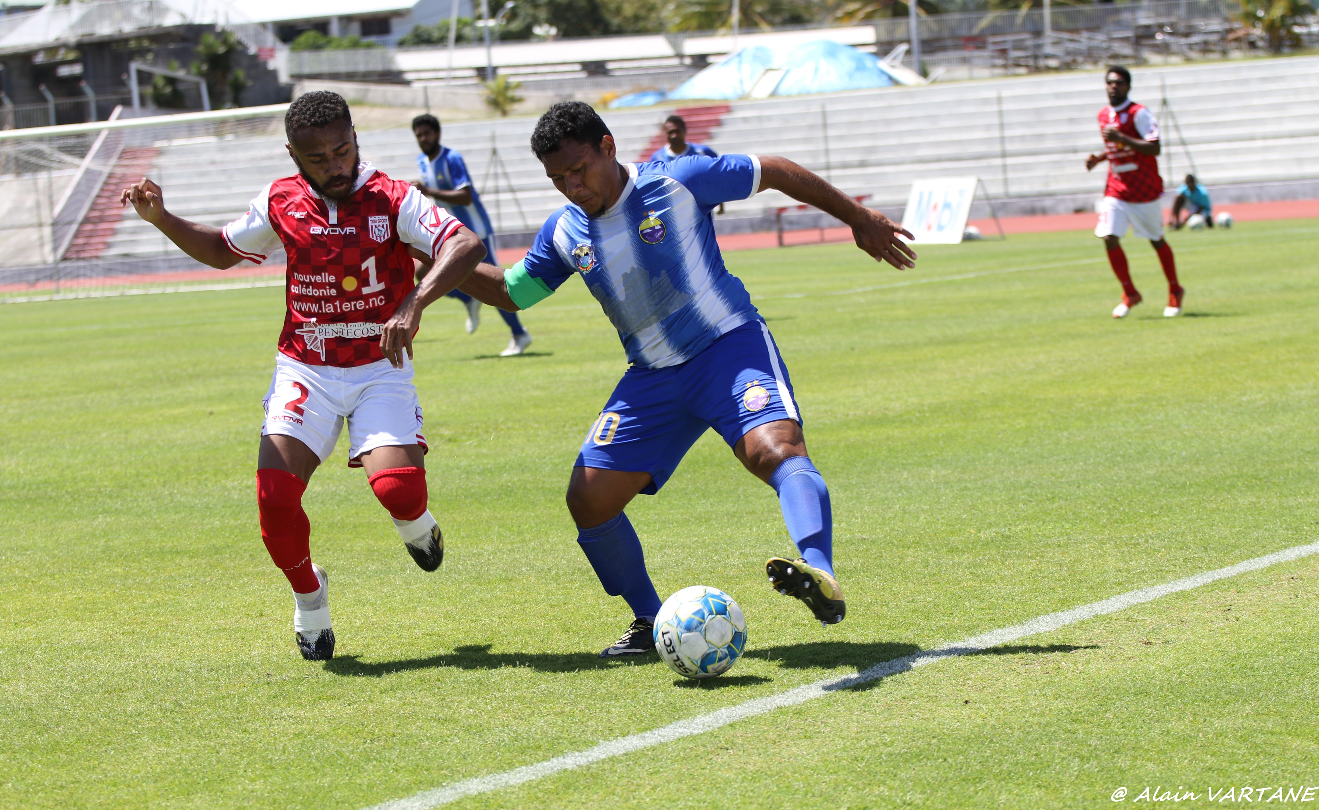 Jean-Pierre BOB, face à Miguel KAYARA, un duel que l'on devrait revoir ce samedi à Yoshida.