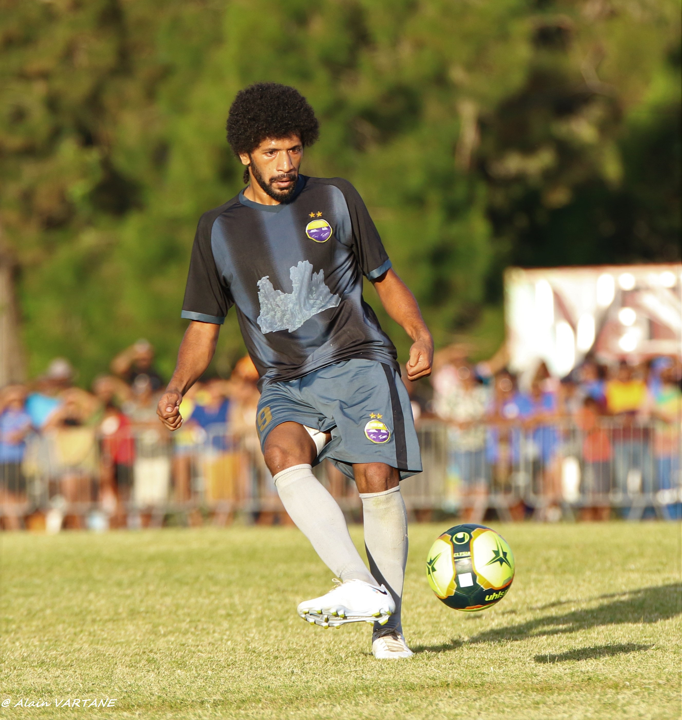 JOSEPH ATHALE signe à l'OLYMPIQUE SAINTQUENTIN (N2) OFFICIEL