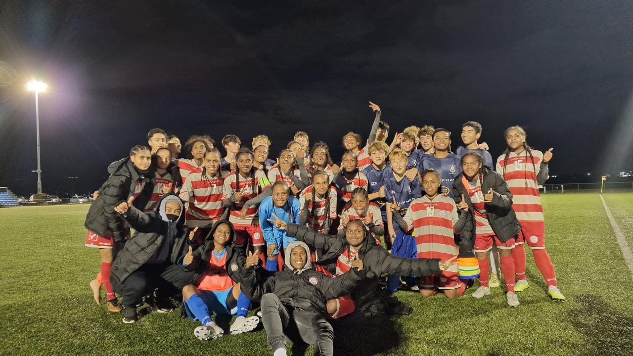 Après une semaine sous la fraîcheur d'Auckland, les joueuses calédoniennes s'apprêtent à débuter aux Fidji les Qualifications océaniennes au Mondial U20 de la FIFA. Crédit FCF