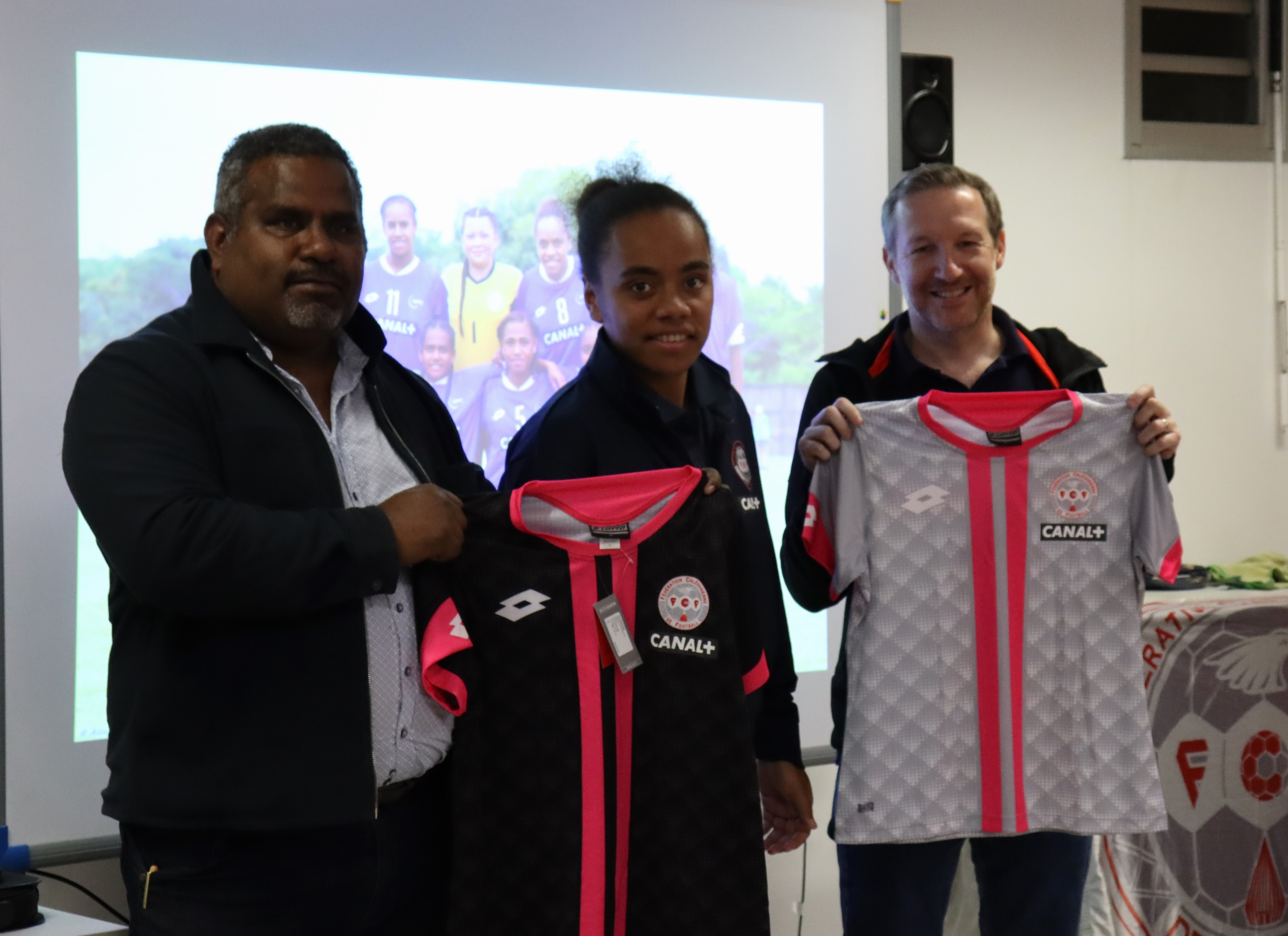 Remise officielle des tenues de l'Académie | Académie Féminine FCF - Promotion 2023