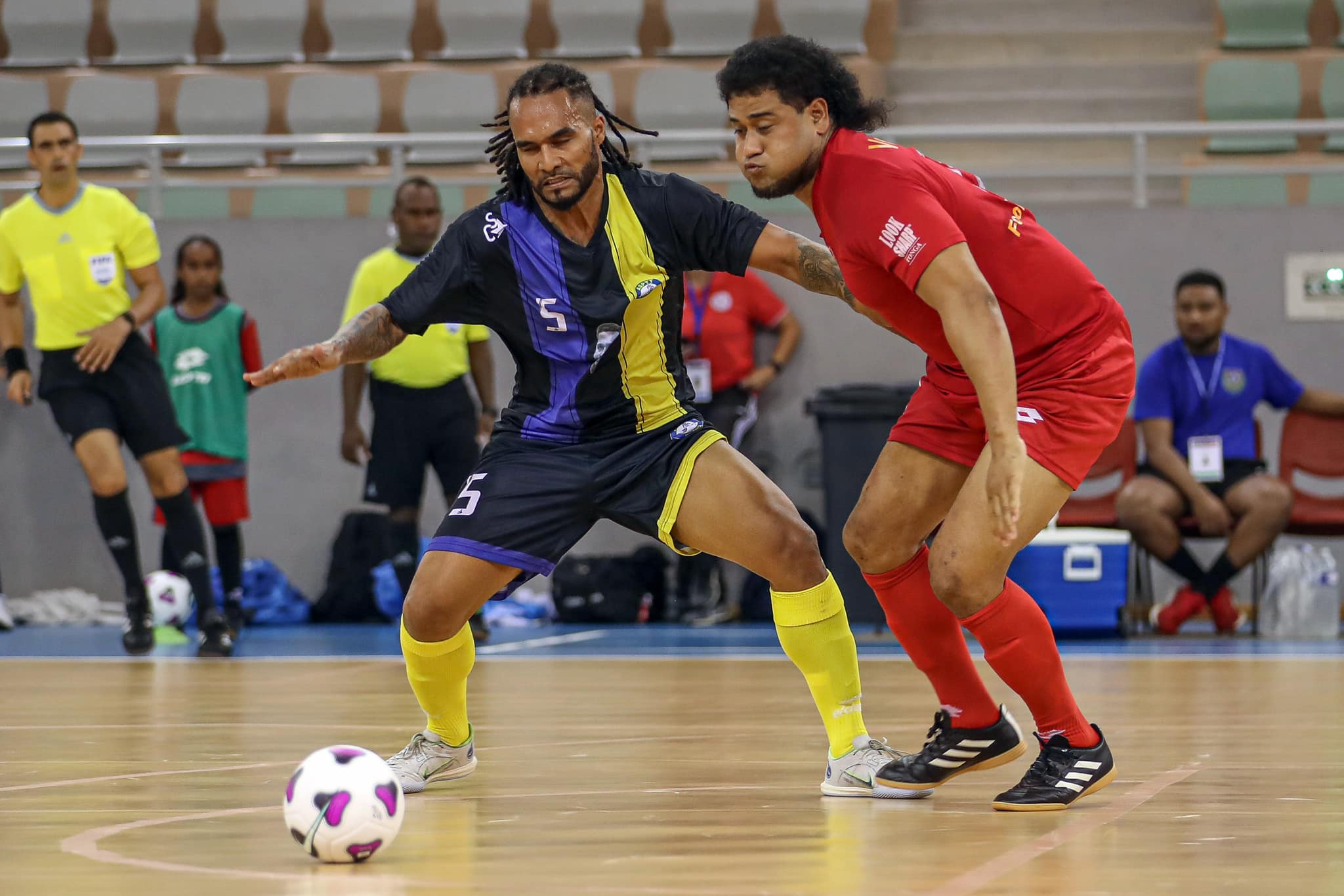 L'ASPTT sans trembler face à VEITONGO FC (11-2) + réaction de JAMES NAMULI (VIDEO) | OFC FUTSAL CHAMPIONS LEAGUE (J1)