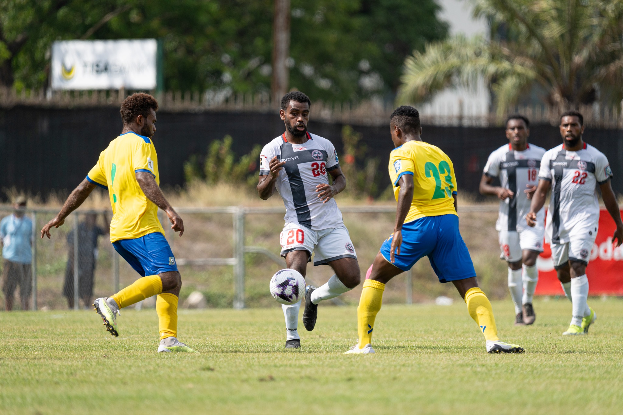 Crédit OFC. Le jeune Gérard WAIA a encore été décisif lors de son entrée en jeu, face aux Salomon