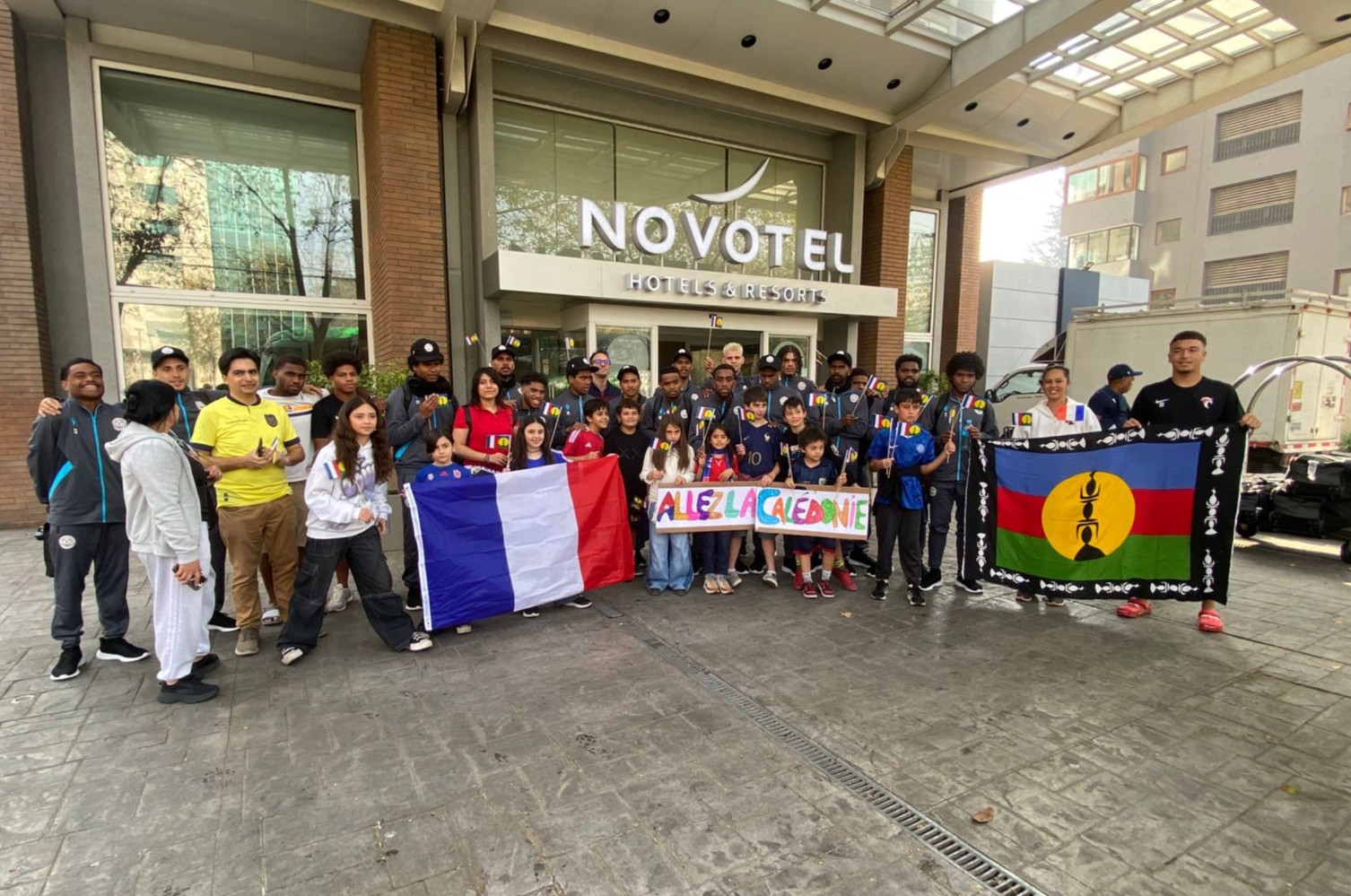 La délégation U20 bien arrivée à SANTIAGO du CHILI | Coupe du Monde U-20 de la FIFA [Chili 2025]