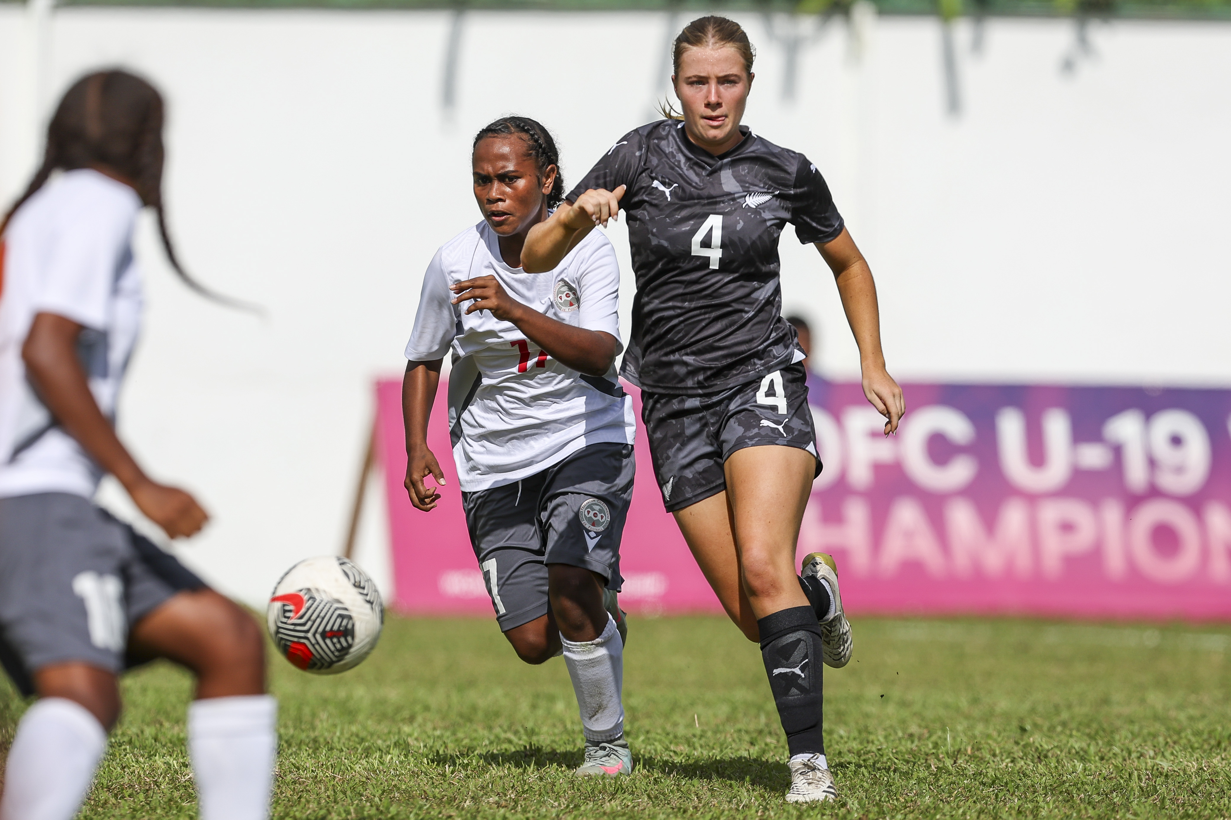 Défaite 3-0 de la Calédonie en finale de l'Océanie, face aux néo-zélandaises. Crédit Photos matchs : OFC via Phototek NZ