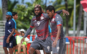 Les CAGOUS dominent les vanuatais (7-5) / Coupe des Nations BEACH SOCCER de l'OFC (Tahiti, du 22-31 octobre)